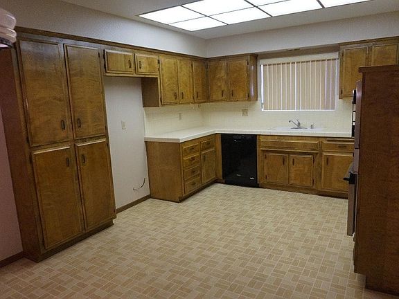 5th image of 1753 Karen Ct
