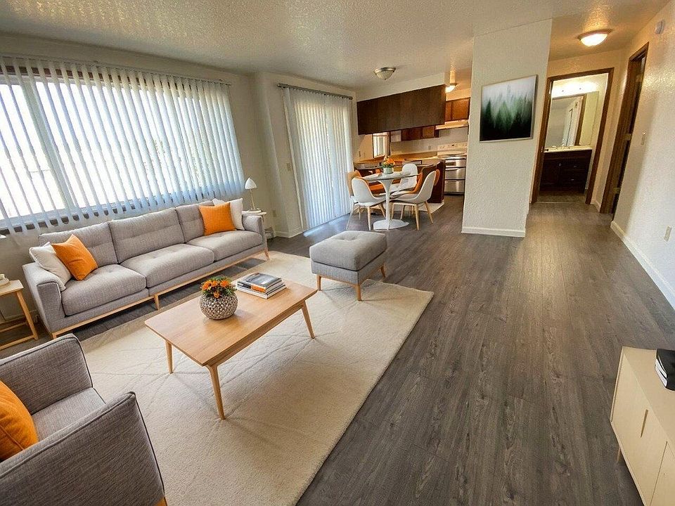 1st image of 146 NE Atkinson Ct #22