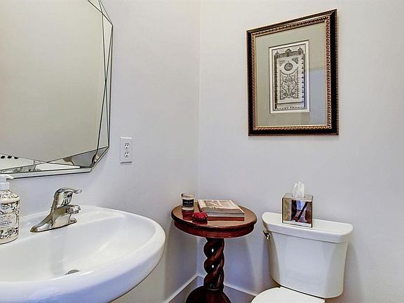 4th image of 1118 Columbus St #A