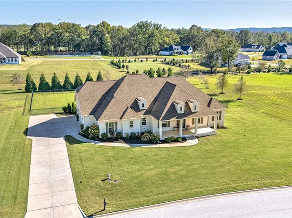 1171 River Hollow Rd, Fayetteville, AR 72703