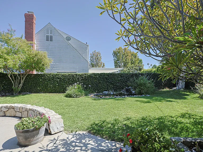 W Rowan St — Photo 18