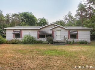 8536 Garbow Rd, Howard City, MI 49329