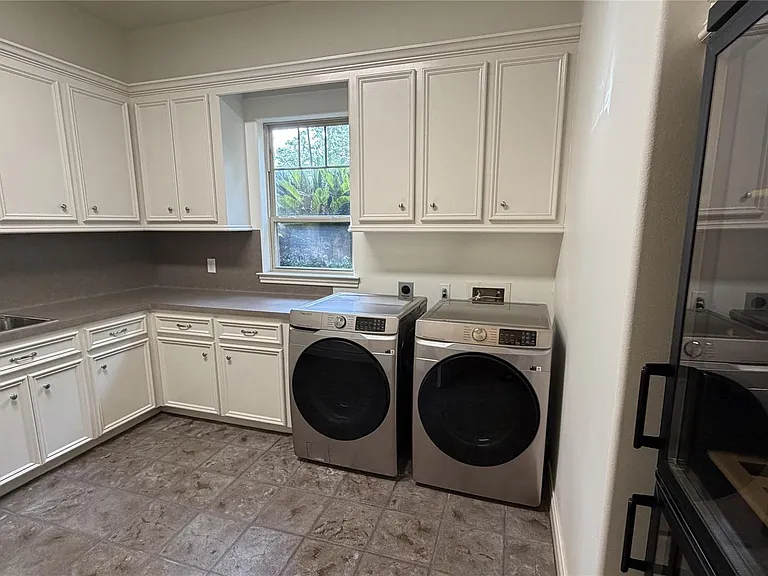 8615 Haven Woods Way — Photo 15