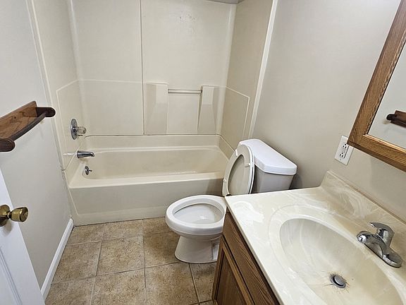 4th image of 124 N Summit St #11312603