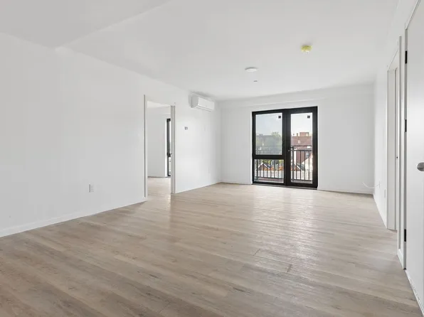 70-25 Queens Blvd #7H, Woodside, NY 11377
