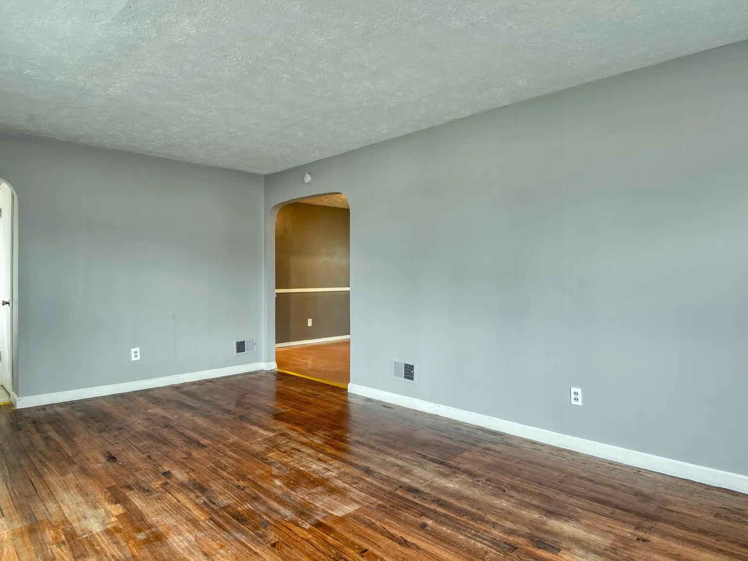 3414 Martin Ave — Photo 4