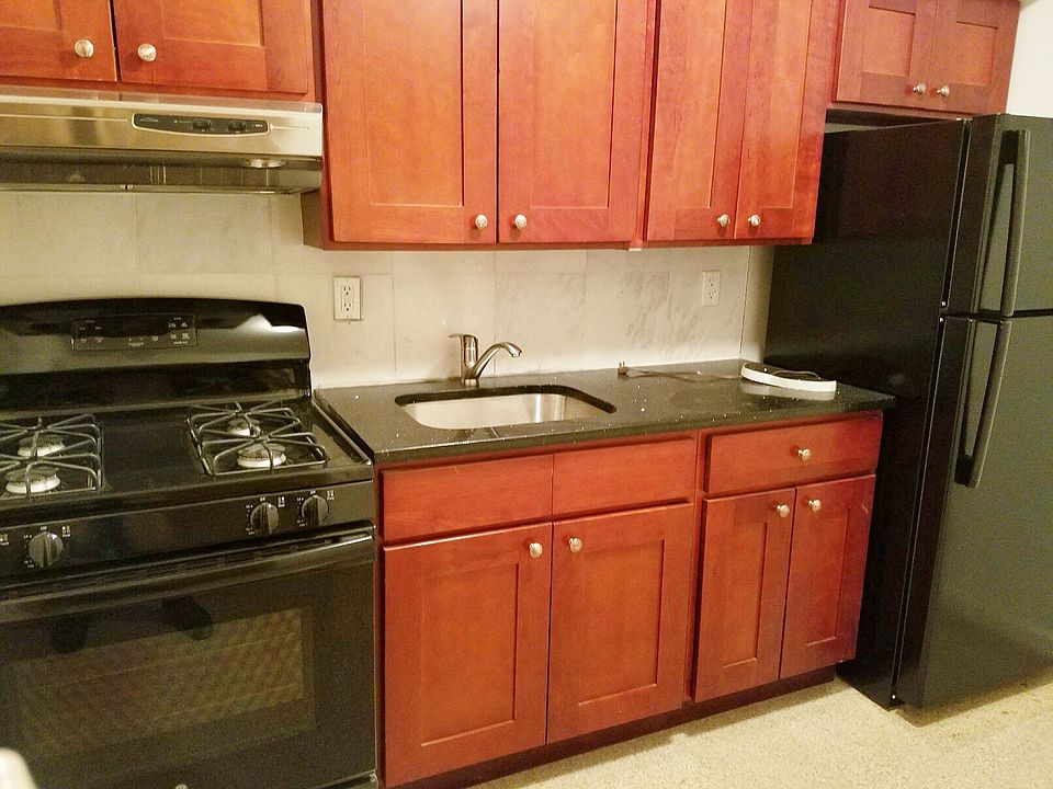 1st image of 2524 Broadway #2A