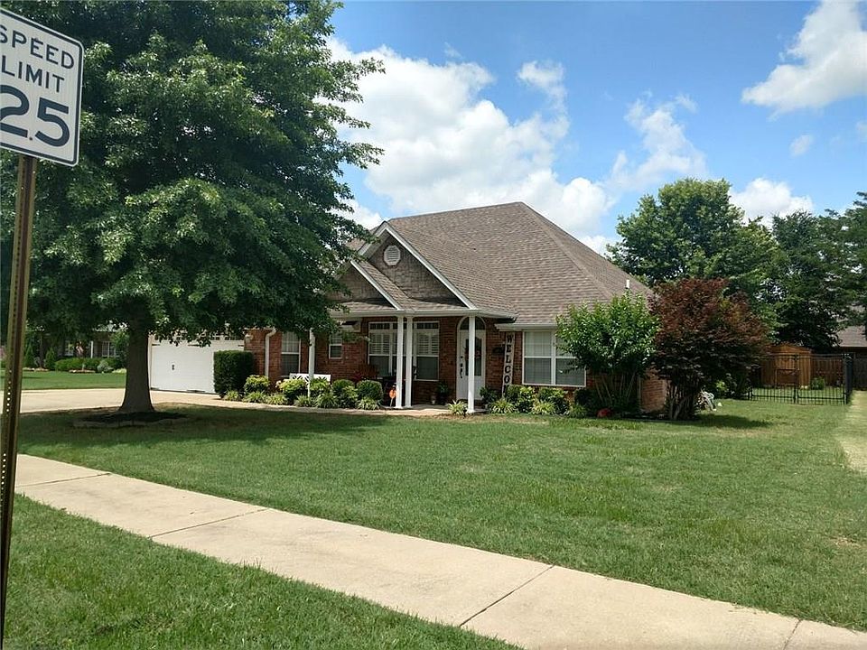 1st image of 1828 S River Meadows Dr