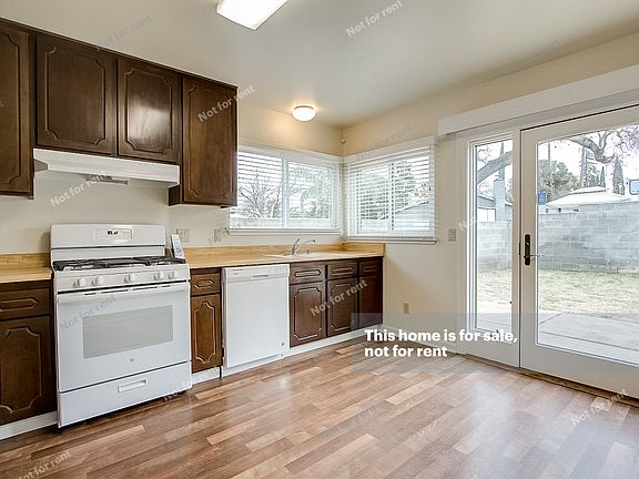 3rd image of 9538 Countryroads Dr
