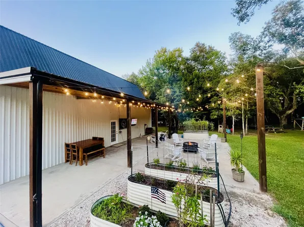 416 County Road 28, Angleton, TX 77515
