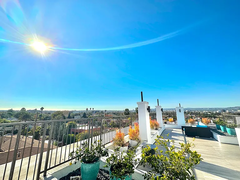 1127 S Spaulding Ave #301 — Photo 31