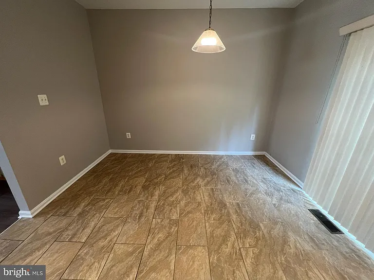18023 Calabar Dr — Photo 7