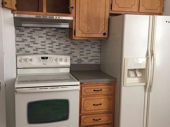 3rd image of 347 Harvard Ave #0
