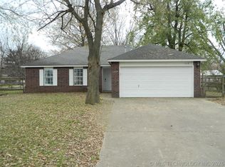 1113 W South St, Collinsville, OK 74021