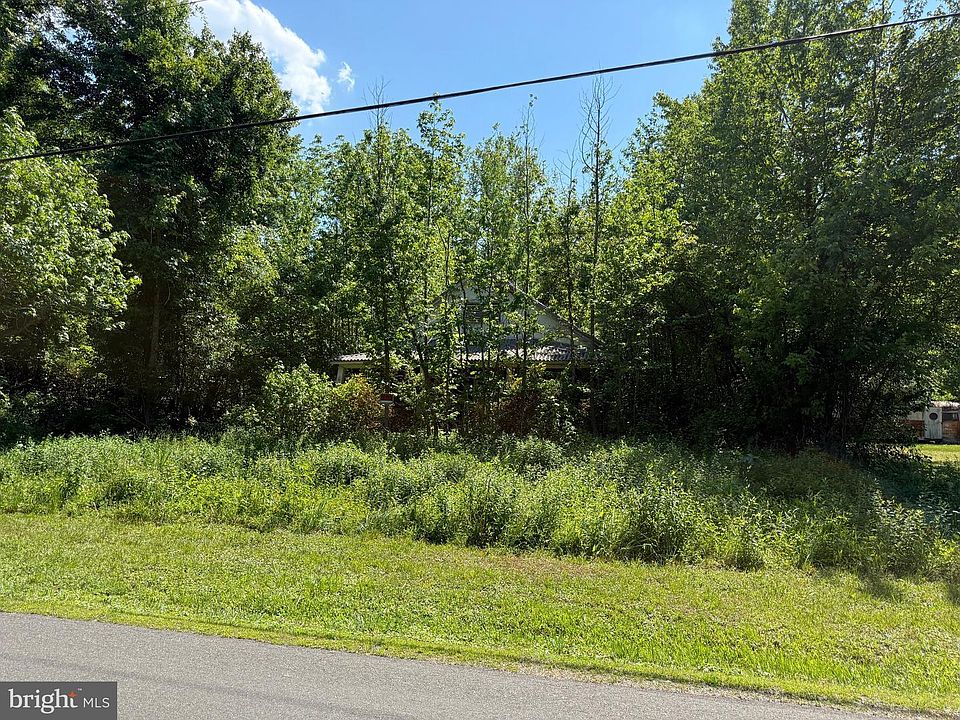 2nd image of 451 Hollywood Farm Rd