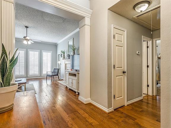 3rd image of 2501 Chesapeake Ct