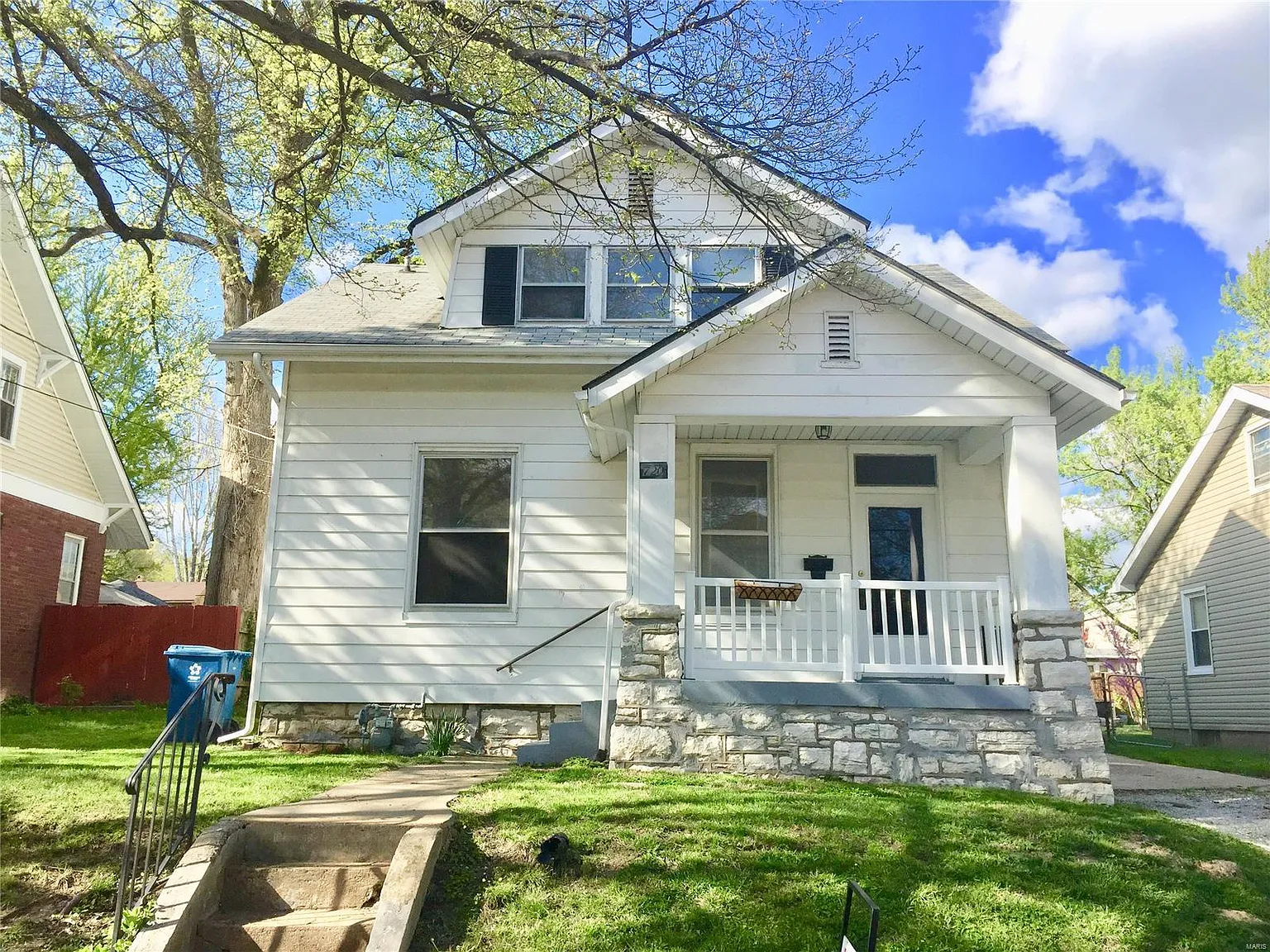 720 Linden St photo 1