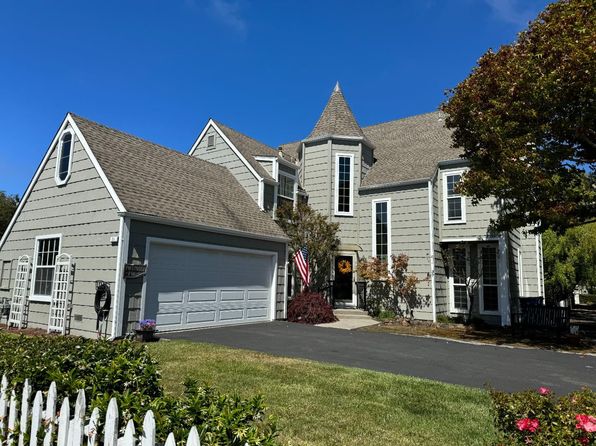 21 Pinehurst Ln, Half Moon Bay, CA 94019