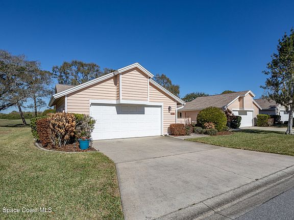 4th image of 826 Ridge Lake Dr