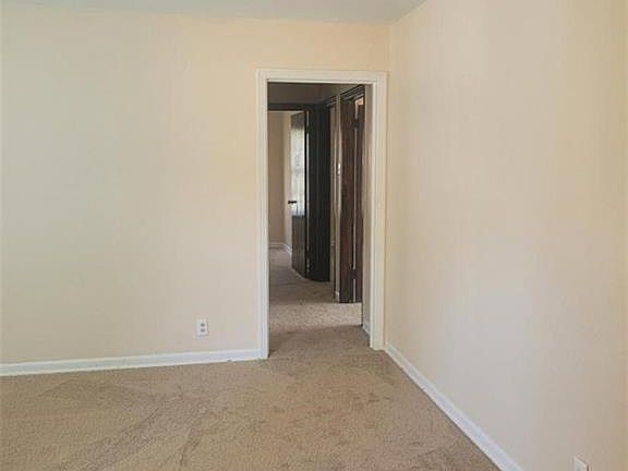 3rd image of 1360 Oak Park Dr