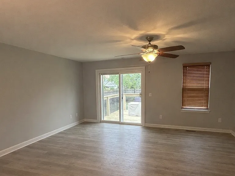 233 Lafayette Dr — Photo 10