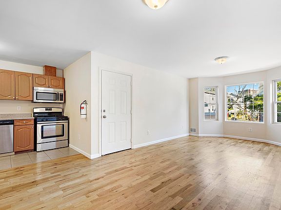 4th image of 47 Gardner Ave #1
