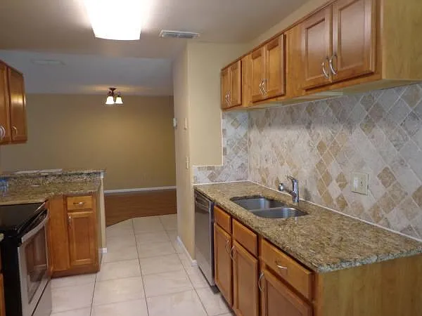 7852 Sugar Bend Dr #7852 — Photo 2