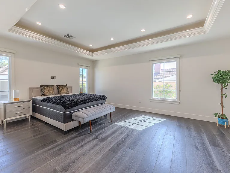 2150 S El Molino Ave — Photo 27