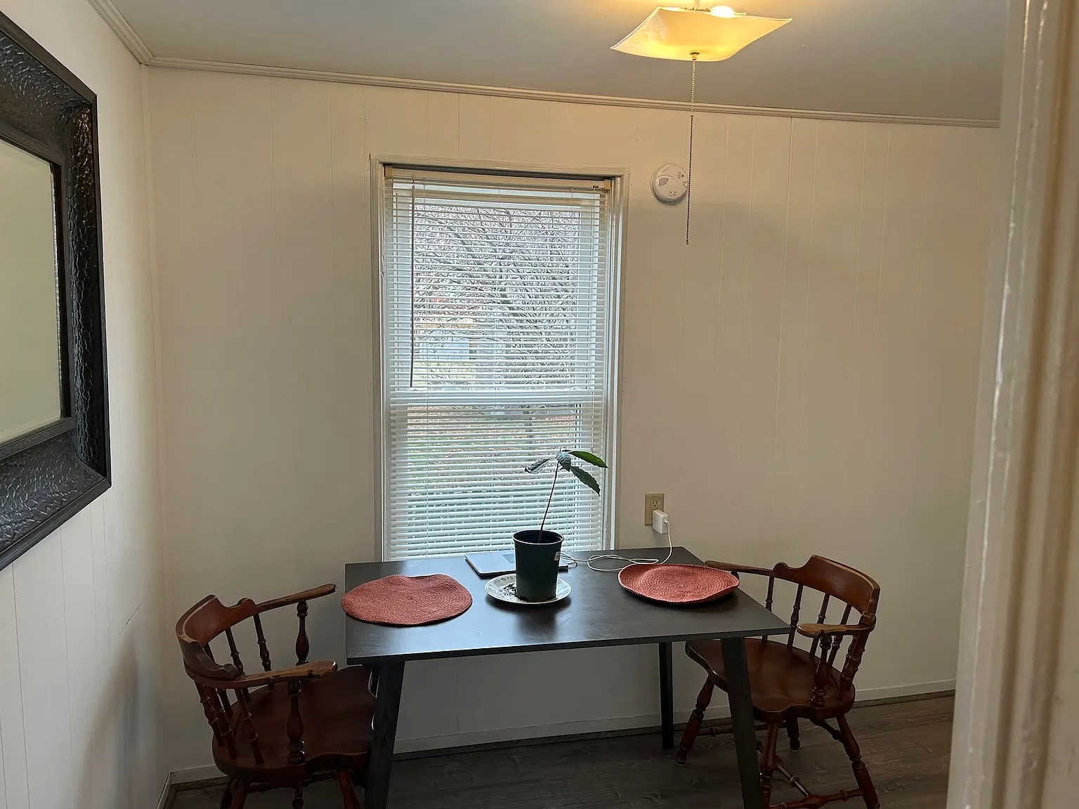 3 bed, 982 sqft, $1,650 — Photo 2