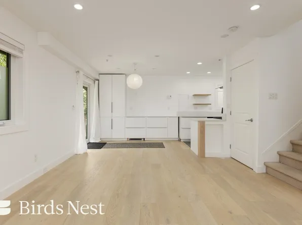 2408 Saint Catherines St, Vancouver, BC V5T 3X9