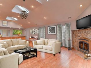 3 Avenue B, Helmetta, NJ 08828