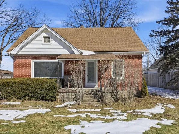 74 Freelton Rd, Flamborough, ON L8B 0Z3