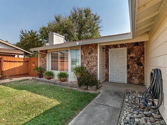 3rd image of 7873 Edenwood Ct