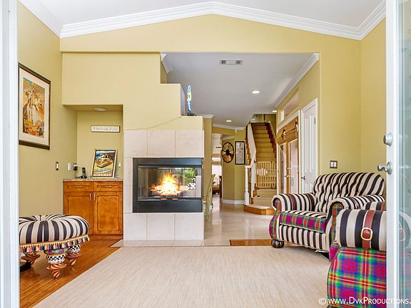 4th image of 423 Westbourne St