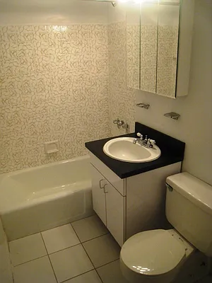 Rented by City Connections Realty | media 15