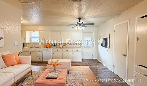 2113 S Loop 289 #B Photo 1