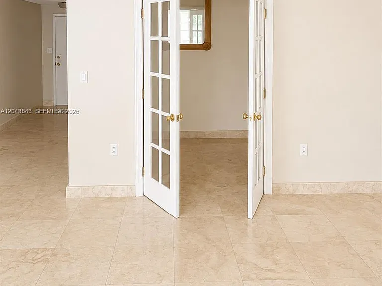 5255 Collins Ave #7B — Photo 23