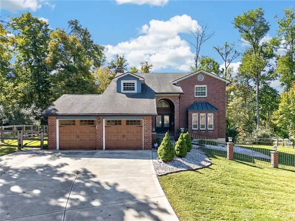 5659 Zaring Dr, West Chester, OH 45069