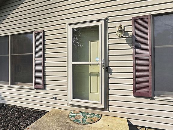 3rd image of 156 Northern Spy Dr