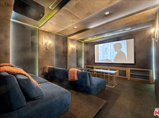 126 N Canyon View Dr, Los Angeles, CA 90049