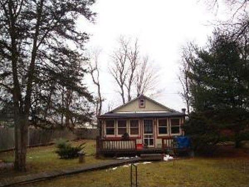 1st image of 19 Belknap Ln