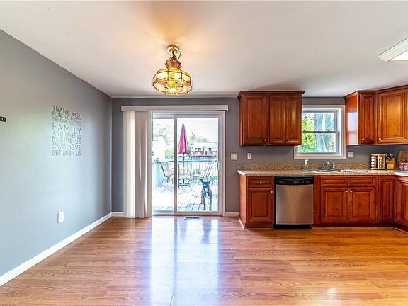 5th image of 807 Sipos Cir