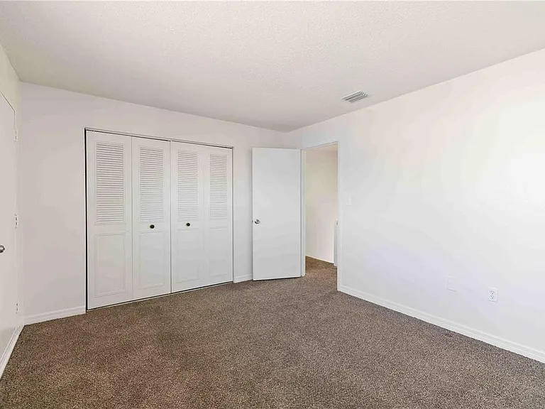 3569 Bee Ridge Rd — Photo 17