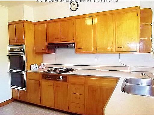 3rd image of 806 Eastview Heights Dr
