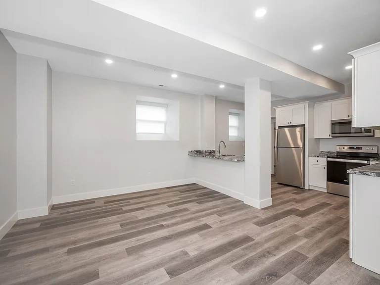 72-74 Boisvert St #4 — Photo 7