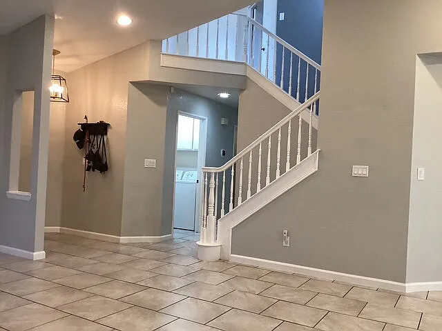 3129 Golfwood Ct — Photo 3