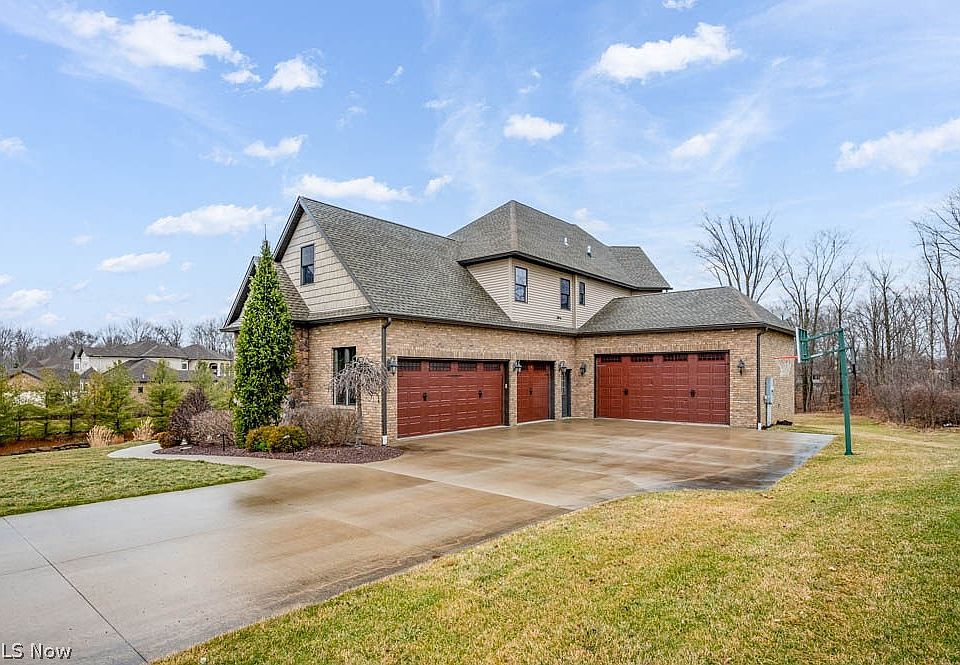 1130 Fox Den Trl, Canfield, OH 44406 Zillow