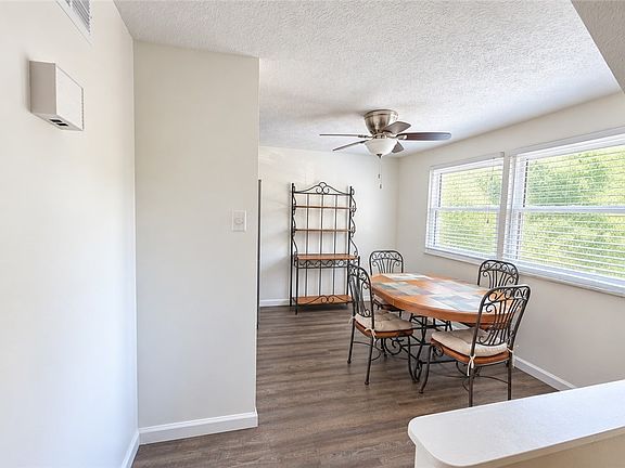 2nd image of 3105 Laurel Ridge Cir