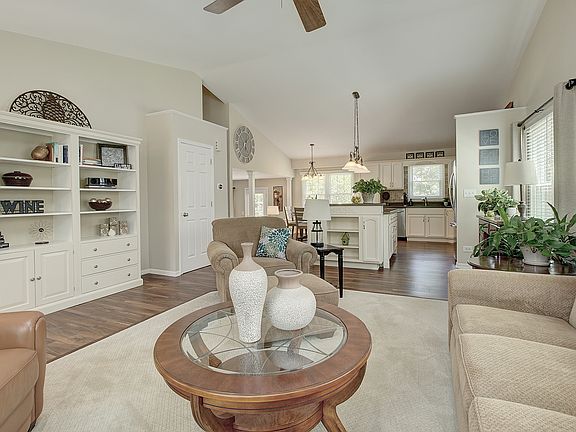 5th image of 2224 Honeywood Ct