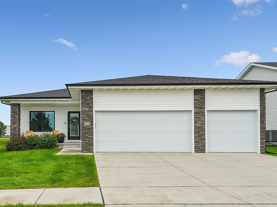 1st image of 6649 NE 12th Ct